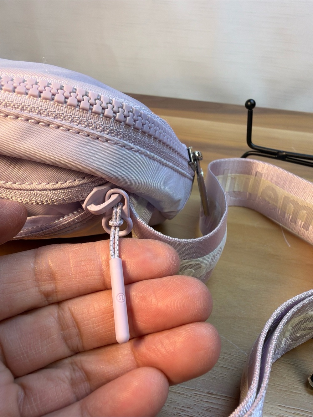 LULULEMON Everywhere Lilac Nylon Belt Fanny Pack RN106259 1L. ZIP UP LOGO - Picture 3 of 13